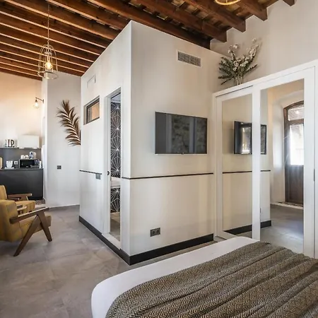 Trajano Premium Estudios By H Apartment *