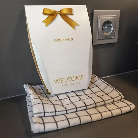 Trajano Premium Estudios By H *