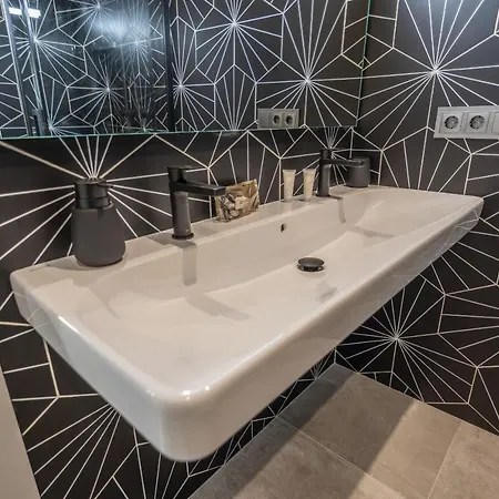Appartement Trajano Premium Estudios By H *